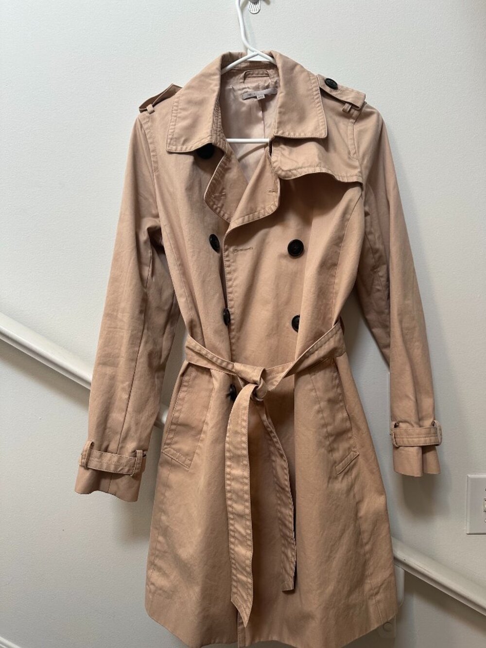 GAP Women's M Beige/Classic Double-Breasted, Belted, Longline Trench Coat